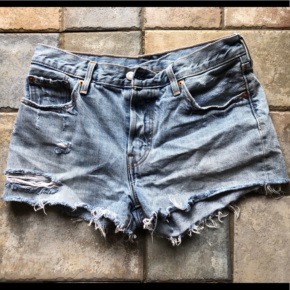 Levi high waisted jean shorts (28)